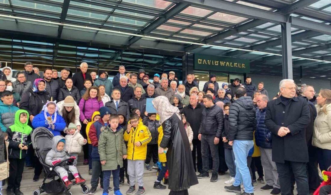 Gimsa Park Eryaman AVM'de down sendromlu bir çocuğun oyun alanına