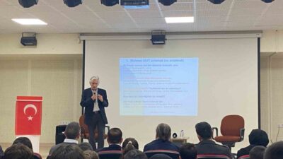 Prof. Dr. Saleh Sultansoy, ortaokul konferansında Türkiye'nin gelişmiş ülkelerle benzer