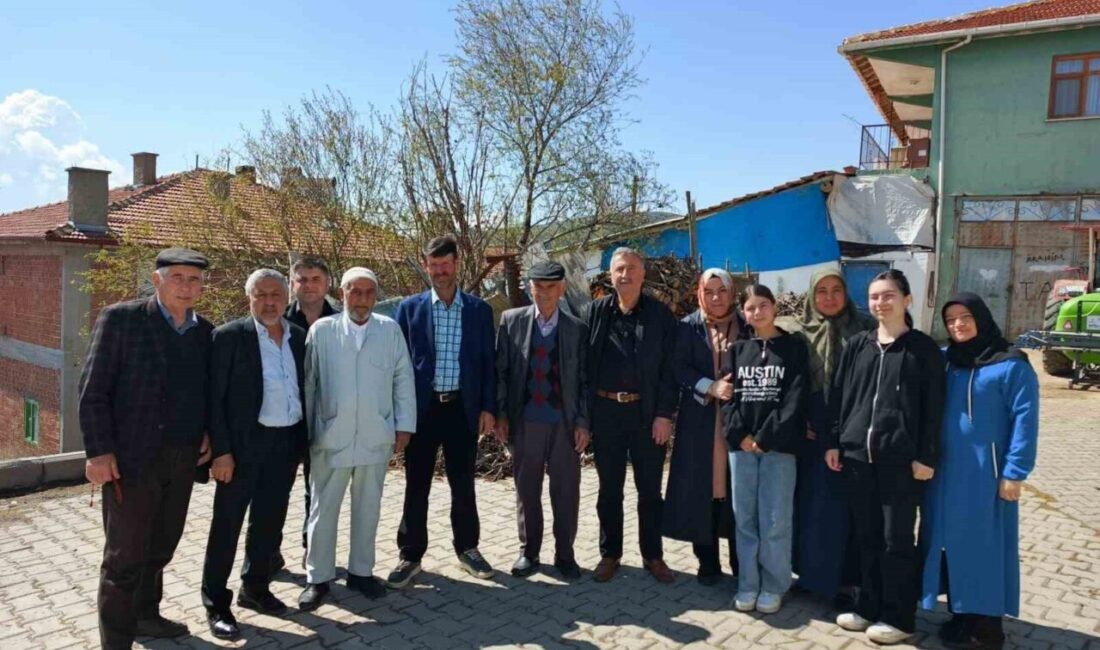 Akyurt'un Elecik Mahallesi'nden hacca gidecek olanlar dualarla uğurlandı. Hacı adayları,