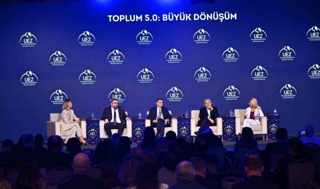 Bahçeşehir Koleji Genel Müdürü Özlem Koç, UEZ 2025'te karakter gelişiminin