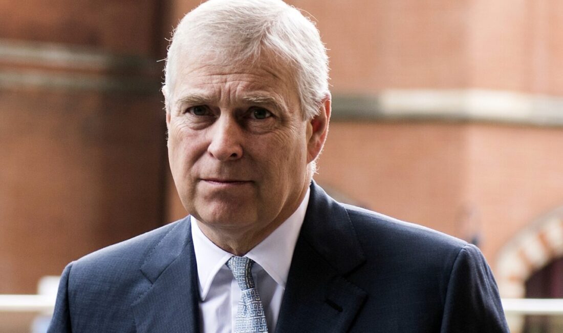 ABD'li milyarder iş adamı Jeffrey Epstein'in cinsel istismar suçundan şikayetçi