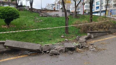 Ankara'da park halindeyken fren sistemi arızalanan otobüs, savrularak belediye parkına
