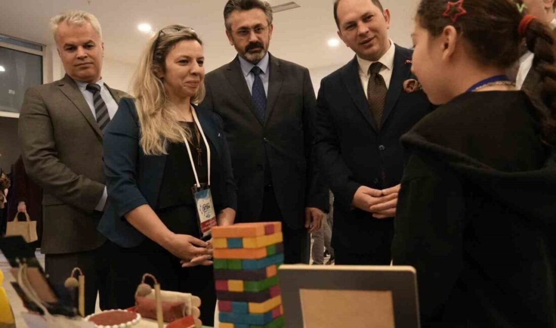 Düzce Bilim Merkezi'nin ev sahipliğinde düzenlenen '2025 Düzce STEM Fest'
