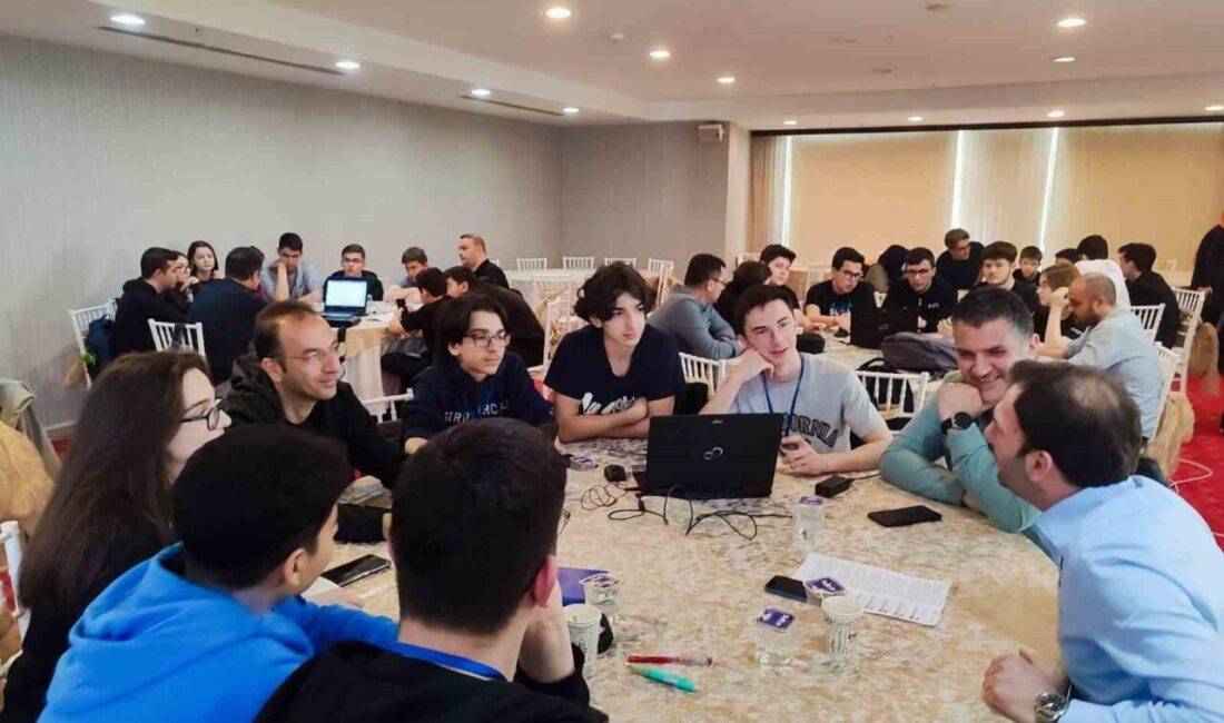 YEĞİTEK'in düzenlediği GençTek Projesi kapsamında Bilişim Hukuku ve Güvenli İnternet