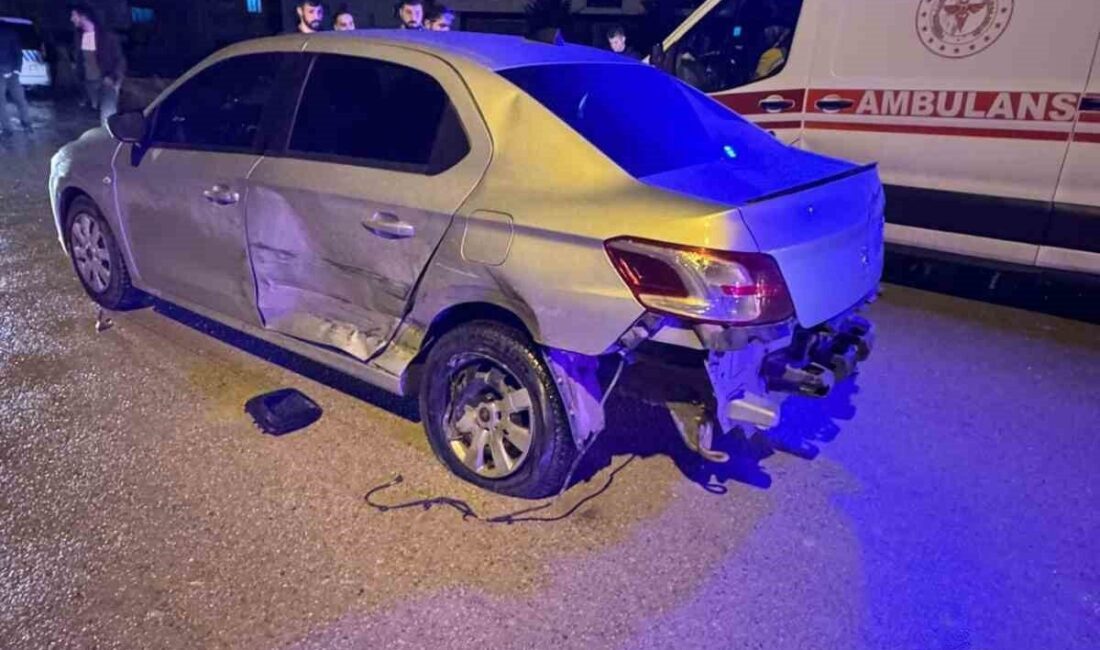 Sincan'da iki otomobilin karıştığı kaza sonucu yayaya çarpan araçtan biri