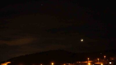 Kırıkkale semalarında akşam saatlerinde Ay ile Venüs gezegeni birlikte görüntülendi.