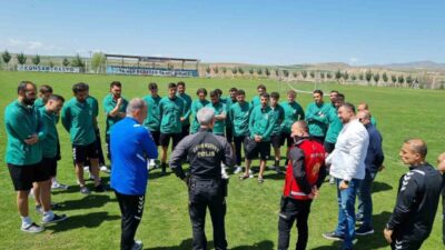 Kırşehir İl Emniyet Müdürlüğü, Kırşehirspor'u ziyaret ederek futbolculara ve yönetime