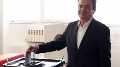 Kosova Başbakanı Albin Kurti, milletvekili olarak yemin etmek üzere başbakanlık