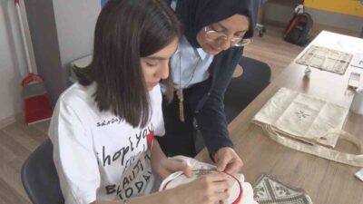 Kıbrıs'a özgü Lefkara nakışını yaygınlaştırmak amacıyla mobil uygulama geliştiren Sincan