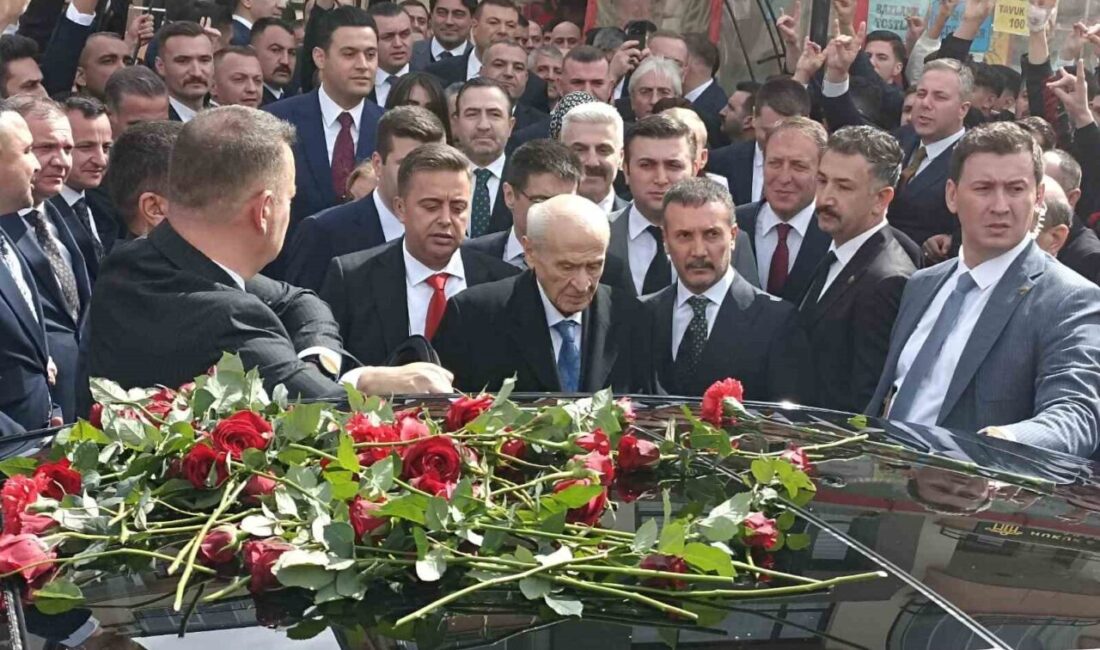 Devlet Bahçeli, Alparslan Türkeş'in kabrini ziyaret ettikten sonra Balgat'ta Türkiye