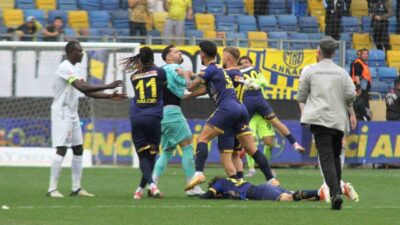 Trendyol 1. Lig maçında MKE Ankaragücü-Çorum FK karşılaşmasının ardından oyuncular