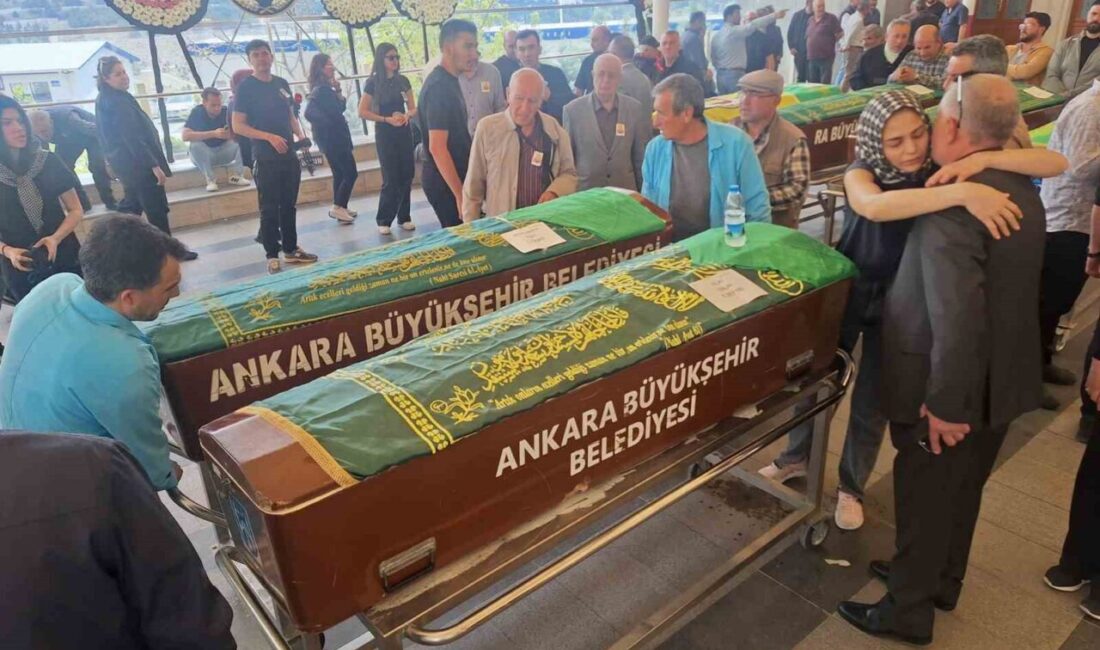 İzmir'de vurulan Ahmet Fehmi Işıklar'ın eşi Gülay Işıklar, Ankara'da defnedildi.