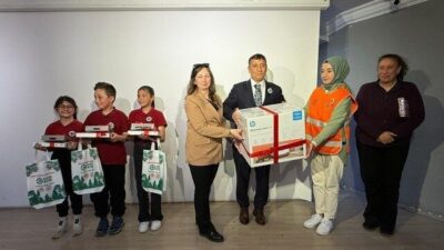 Ankara'nın Kızılcahamam ilçesinde düzenlenen "Okullar Sıfır Atık İçin Yarışıyor" bilgi