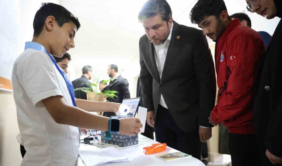 Elazığ'da Ali Kuşçu Bilim ve Sanat Merkezi'nde düzenlenen TÜBİTAK 4006