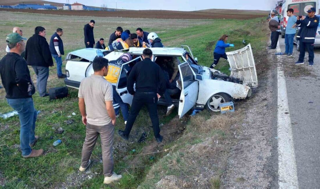 Otomobil takla attı: 4 yaralı Çorum'un Alaca ilçesinde Tofaş-Fiat