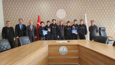 Kütahya'nın Tavşanlı ilçesindeki 15 Temmuz Şehitler Fen Lisesi Robot Kulübü