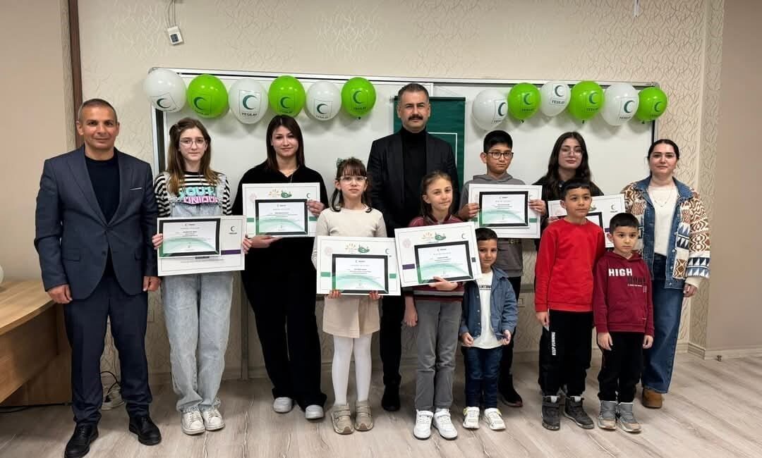 Çekerek Atatürk Ortaokulu öğrencisi Zahide Gül Ünlü, Yeşilay'ın düzenlediği resim