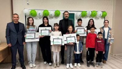 Çekerek Atatürk Ortaokulu öğrencisi Zahide Gül Ünlü, Yeşilay'ın düzenlediği resim