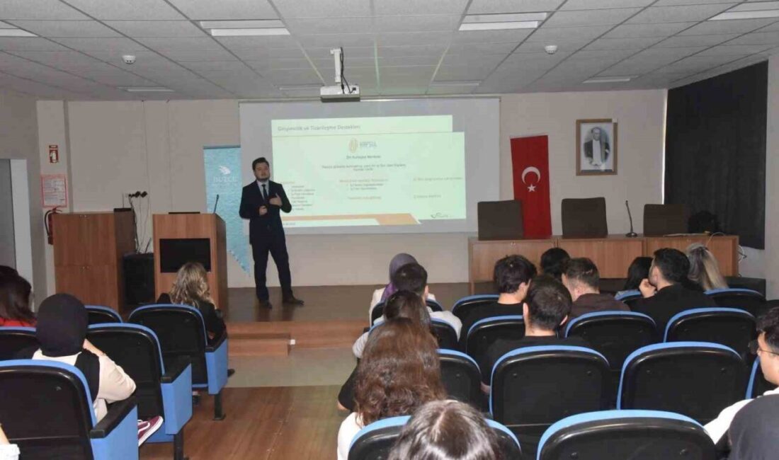 Düzce Üniversitesi'nde gerçekleştirilen "Nasıl Girişimci Olurum?" programında öğrencilere destek ve