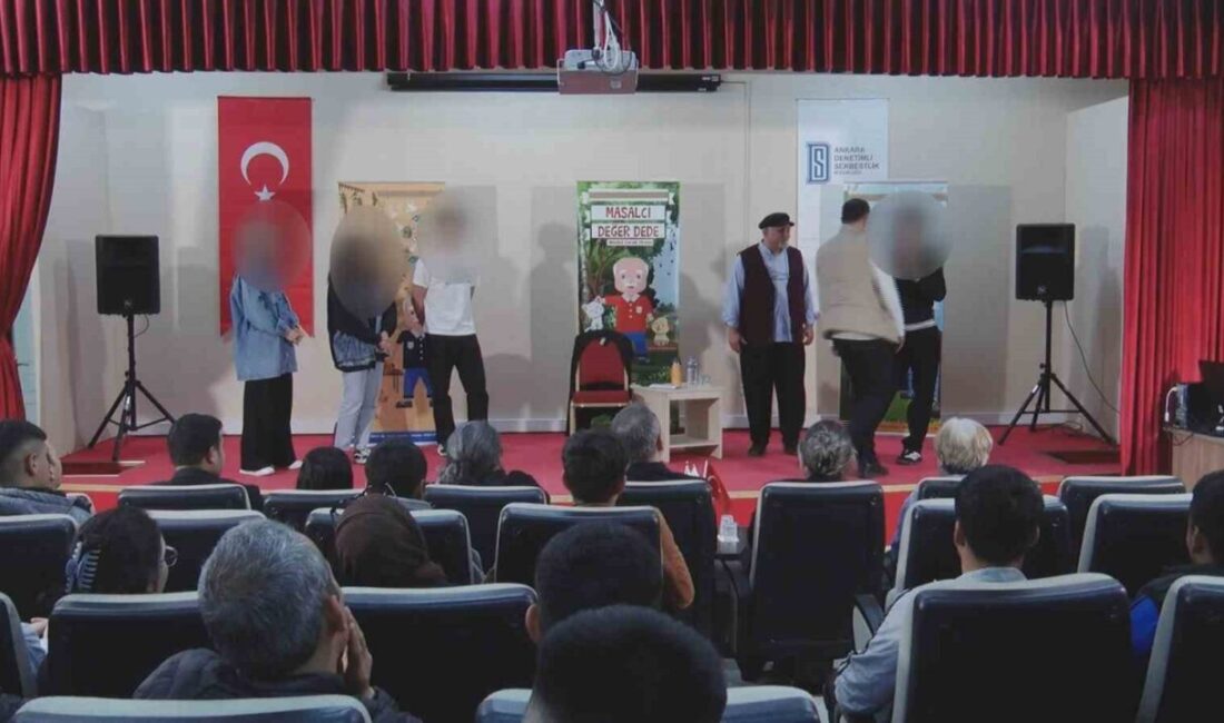 Ankara Devlet Tiyatrosu'nun düzenlediği festivalde suça sürüklenen çocuklar tiyatro ile