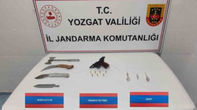 Yerköy ilçesinde Jandarma ekipleri tarafından yapılan operasyonda otomobilde tabanca ve