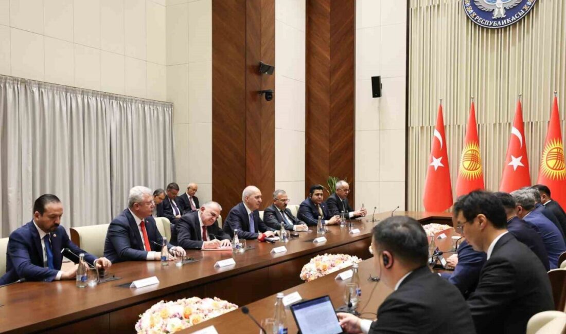 TBMM Başkanı Numan Kurtulmuş Bişkek'te Kırgızistan Başbakanı Adilbek Kasımaliyev ile