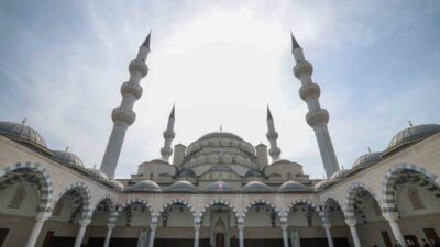 TBMM Başkanı Numan Kurtulmuş, Bişkek'teki Kırgız-Türk Dostluk Devlet Hastanesi'ni ve