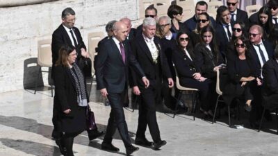 TBMM Başkanı Numan Kurtulmuş, Papa Franciscus'un cenaze törenine katılarak Türkiye'yi