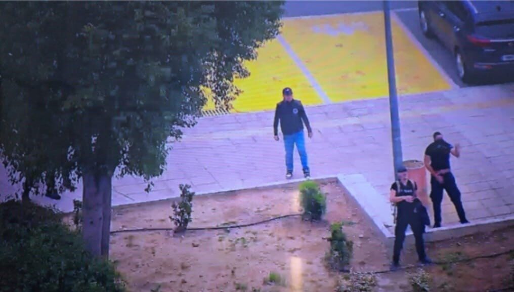 Kıbrıs Rumlarının EOKA'nın kuruluş yıl dönümünde Kıbrıs Türklere taşlı saldırı