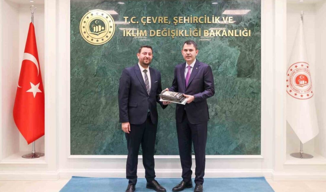 TİP'li Samandağ Belediye Başkanı Emrah Karaçay, depremzede vatandaşlar için yapılan