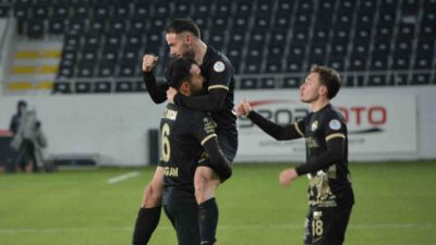 Çorum FK, evinde Manisa FK'yı 3-2 mağlup ederek galibiyetini hanesine