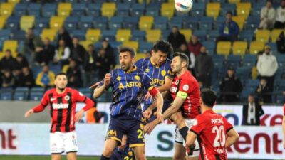 MKE Ankaragücü, evinde Gençlerbirliği'ne 3-0 yenildi. Metehan Mimaroğlu ve Michal