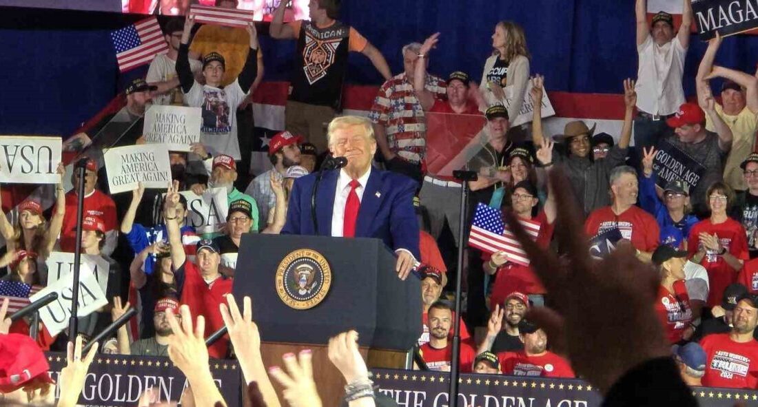 Trump, Michigan'daki mitinginde ekonomi, ulusal güvenlik ve otomobil üretimi konularında