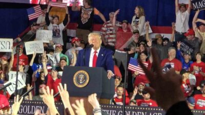 Trump, Michigan'daki mitinginde ekonomi, ulusal güvenlik ve otomobil üretimi konularında