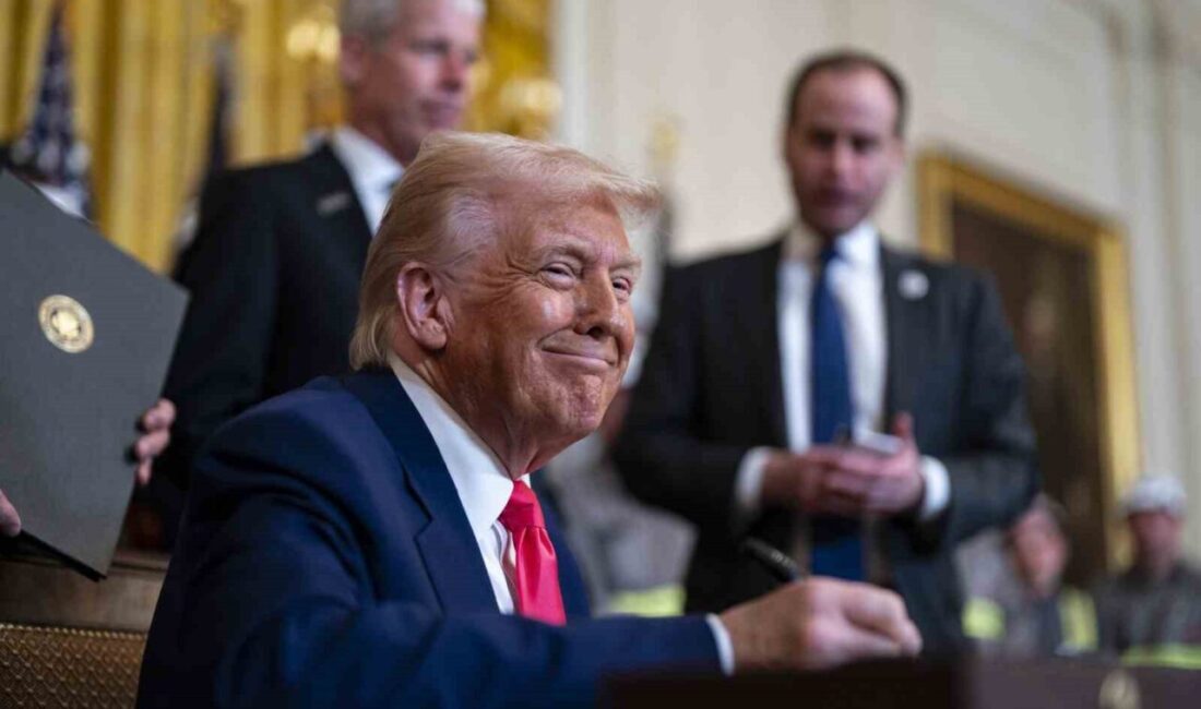 ABD Başkanı Trump, Çin'e uygulanan gümrük vergisini yüzde 125'e yükselttiğini