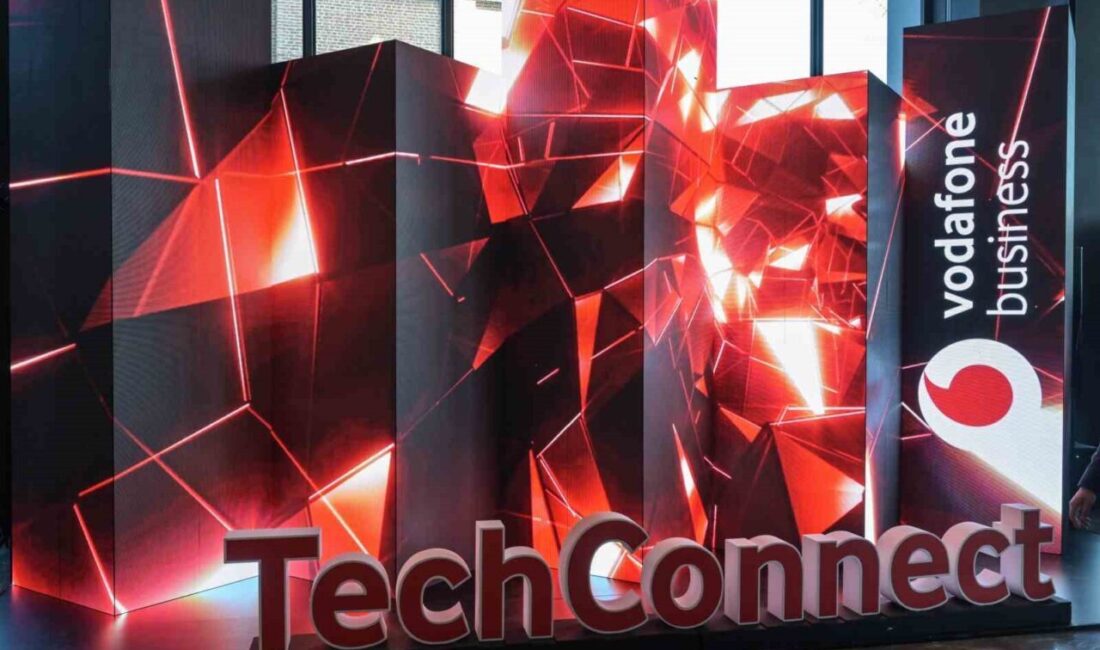 Vodafone Business, Tech Connect etkinliğinde Red Konsol, TechBot ve Robin