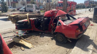 Yerköy’de meydana gelen trafik kazasında iki kişi yaralandı. Edinilen bilgilere