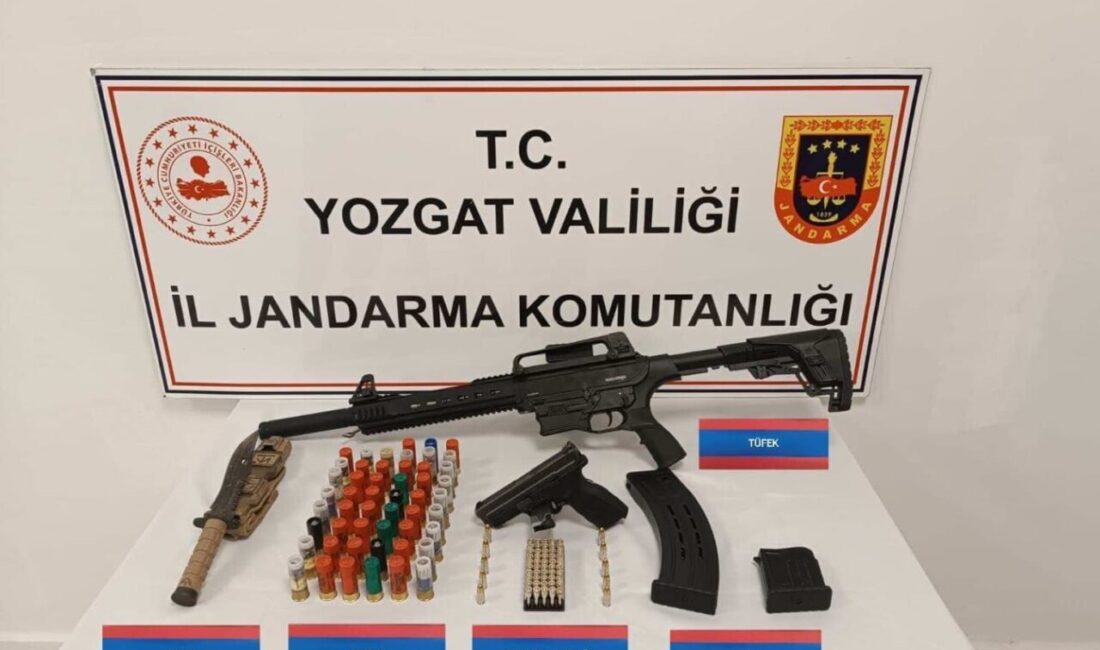 Yozgat'ta Jandarma ekiplerinin yaptığı operasyonda ruhsatsız silahlar ve mühimmat ele