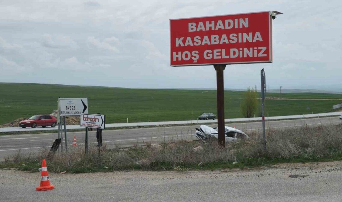 Yozgat'ta Bahadın Beldesi girişinde meydana gelen trafik kazasında 3 kişi