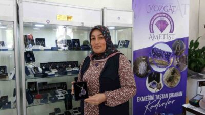 Yozgat'ın Aydıncık ilçesinde bulunan ametist taşları, kadınlar tarafından sanata dönüştürülerek