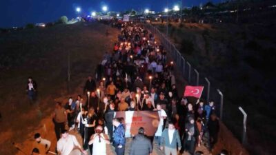 Kırıkkale'de 19 Mayıs coşkusu, Dinek Dağı'nda düzenlenen fener alayı yürüyüşü