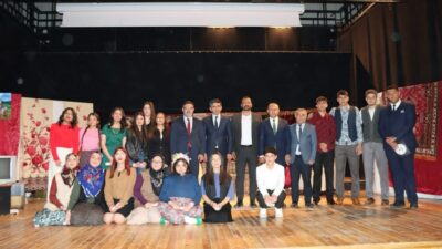 Şehit İdris Aydoğdu Fen Lisesi’nden Tiyatro Gösterisi: “Kütük ve Horantası”