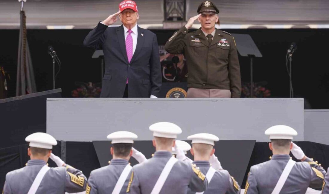 ABD Başkanı Donald Trump, West Point askeri akademisi mezuniyet töreninde