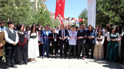 Ağrı Merkez Hayrettin Atmaca Anadolu Lisesi'nin TÜBİTAK 4006 Bilim Fuarı,