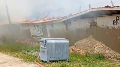 Yozgat'ta çıkan ahır yangını kısa sürede kontrol altına alındı. Yangında