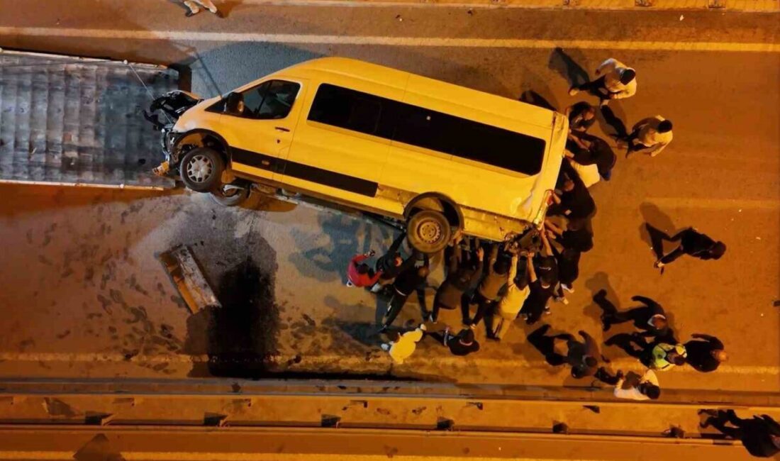 Alkollü genç şehirde kabus yaşattı: Patronunu ve servis şoförünü gasp etti, kaza üstüne kaza yaptı Kırıkkale'de alkollü genç, patronunu