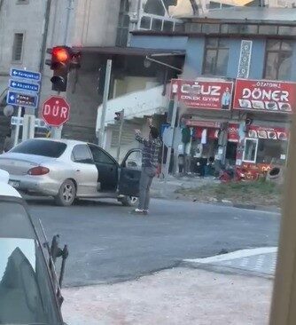 Yozgat'ta alkollü bir kişi, Sarıkaya ilçesinde trafiği tehlikeye atacak ilginç