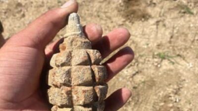 Polatlı ilçesinde tarlada bulunan 104 yıllık el bombası, jandarma tarafından