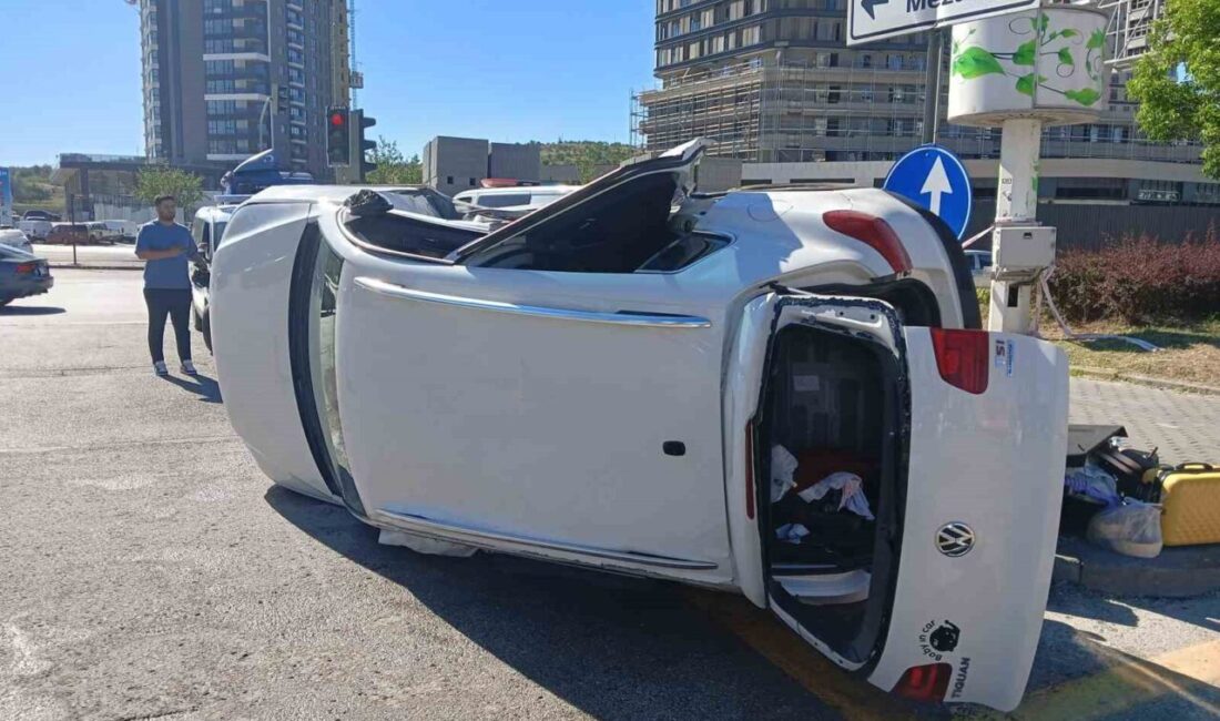 Ankara'nın Keçiören ilçesindeki trafik kazasında otomobilin kavşaktan dönmek isteyen araca