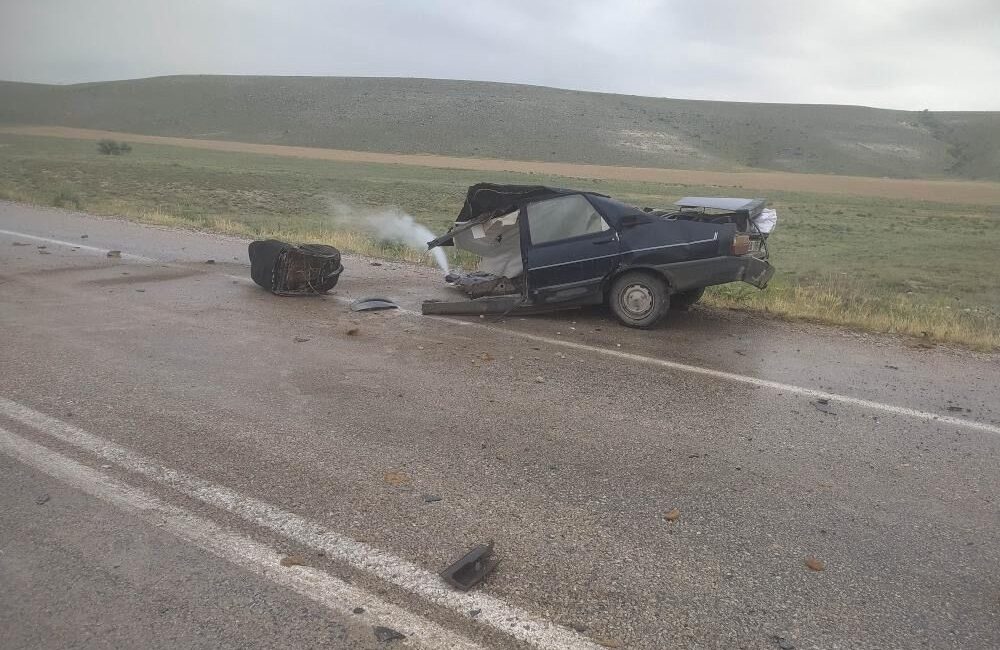 Ankara'nın Polatlı ilçesindeki trafik kazasında karşı yönden gelen tır ile